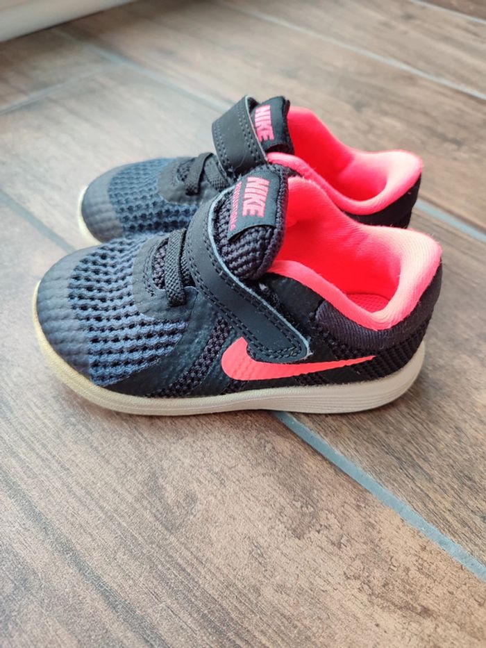 Baskets Nike Révolution 4 - photo numéro 2