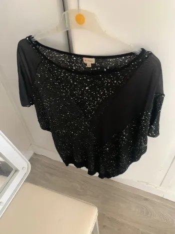 haut avec paillettes