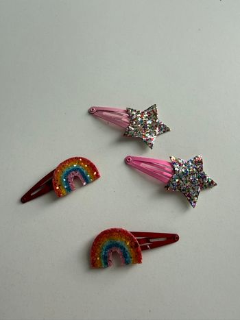 Lot 4 barrettes 