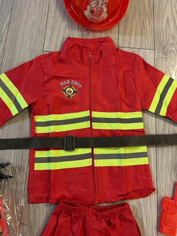 Déguisement de pompier 110 cm NEUF - photo numéro 4