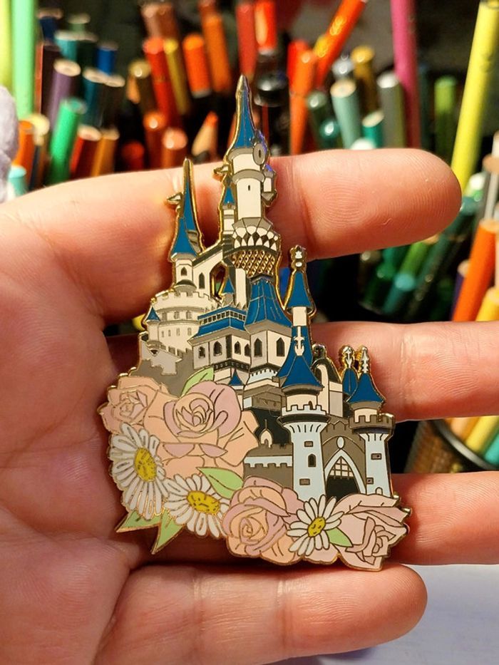Pins Disney chateau de princesse aurore fantasy