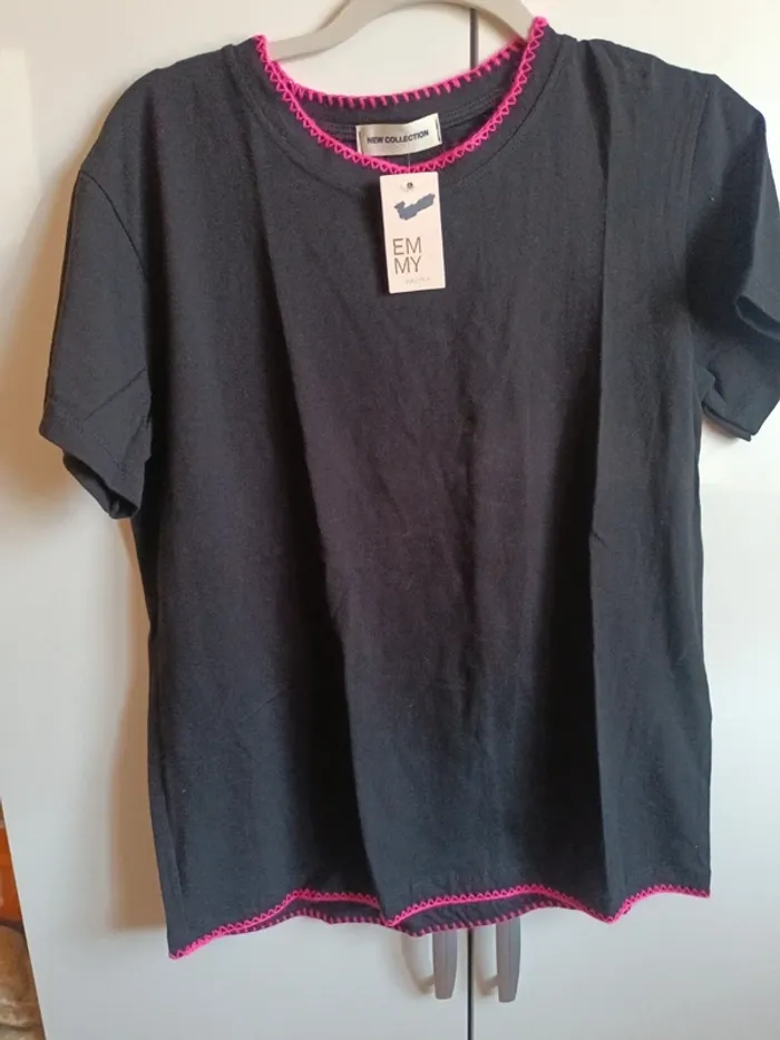 Tee shirts (lot 3) finition brodé - photo numéro 4