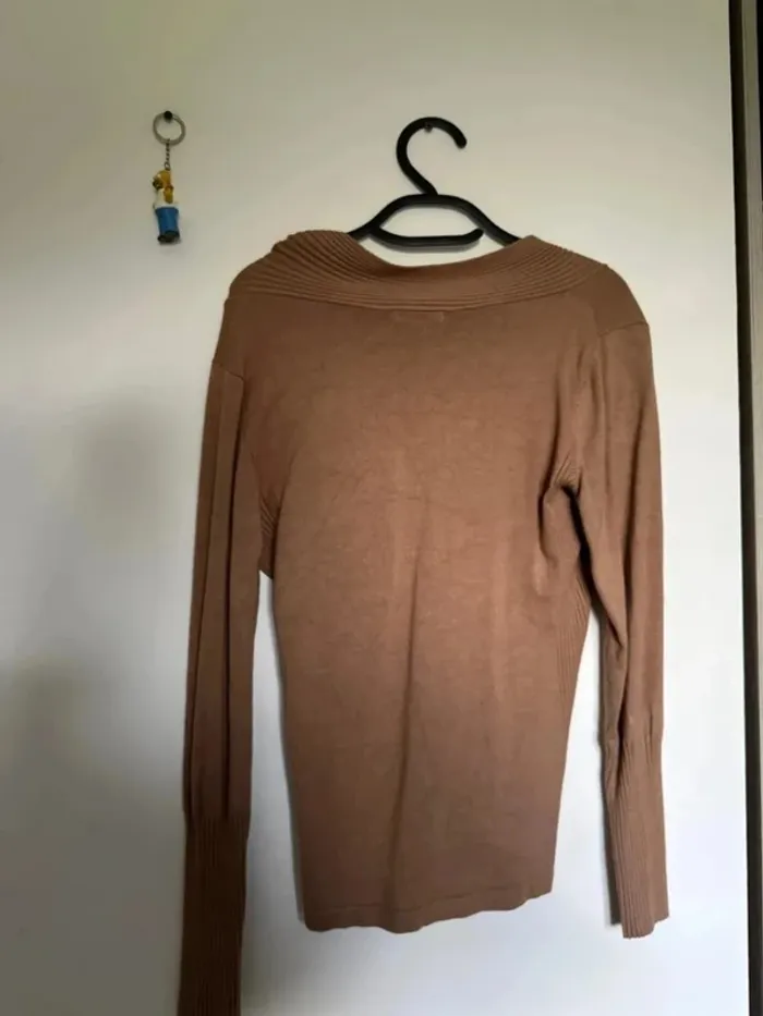 Femme M - pull col V marron clair - photo numéro 5
