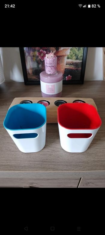 2 pots à crayons ou autre Ikea 