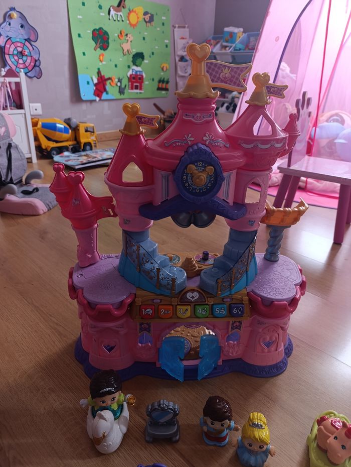 Lot tut tut les copains avec château de princesse - photo numéro 3