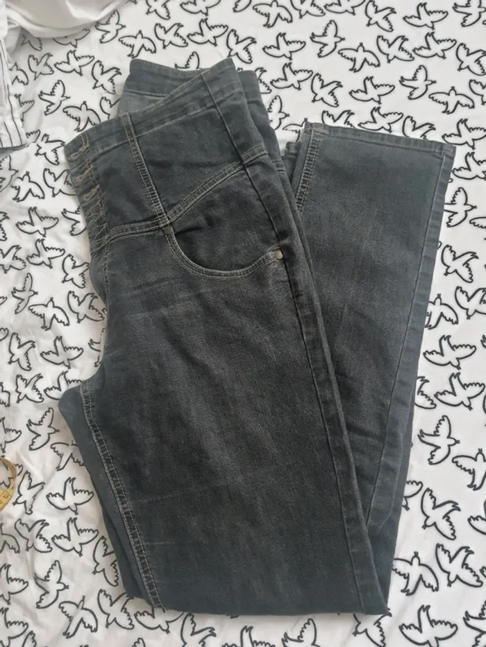 Jean taille haute 42 - photo numéro 2