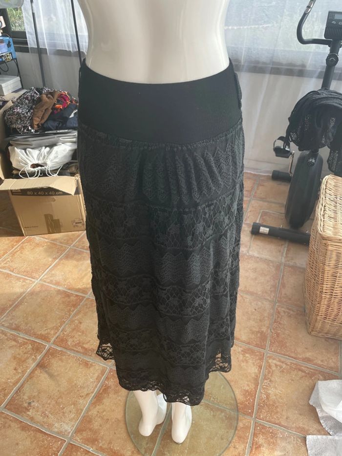 Jupe noire en taille 36 - photo numéro 3