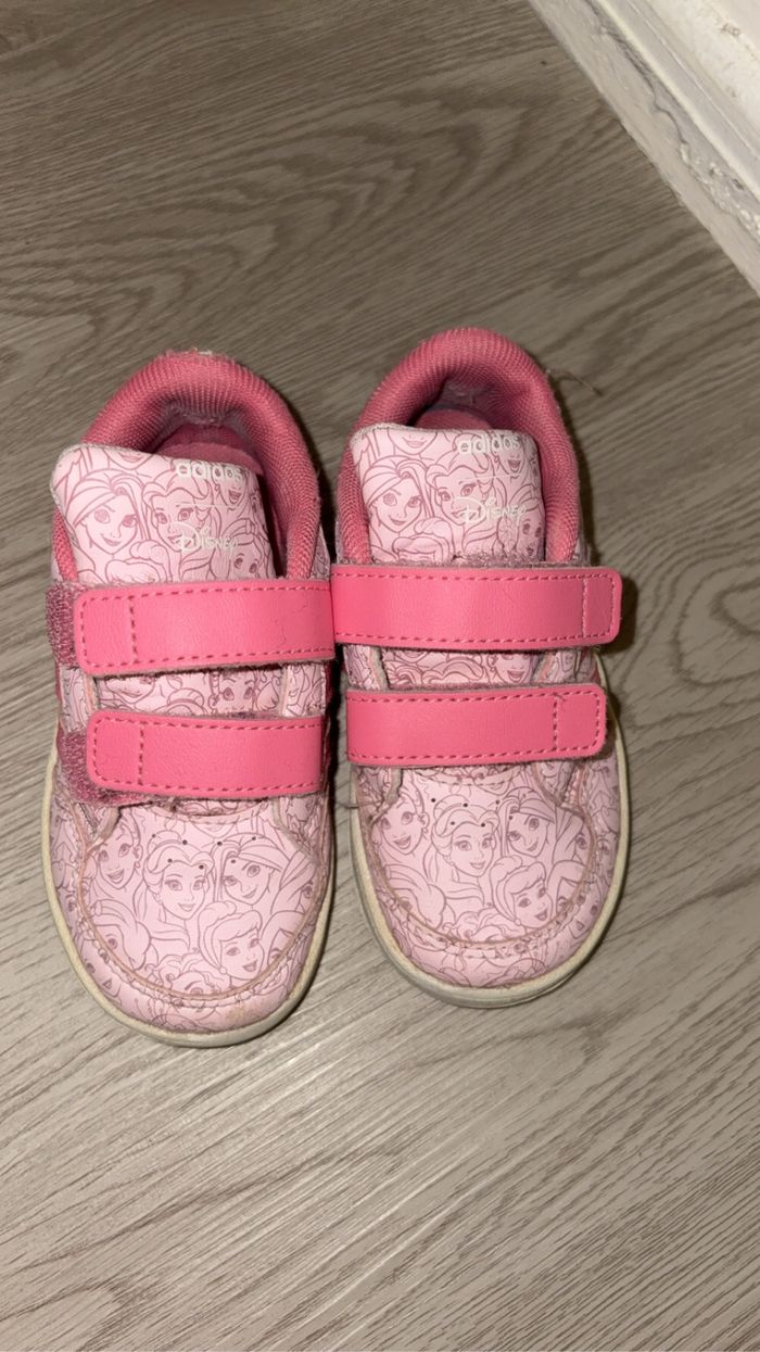 Basket adidas Disney - photo numéro 2