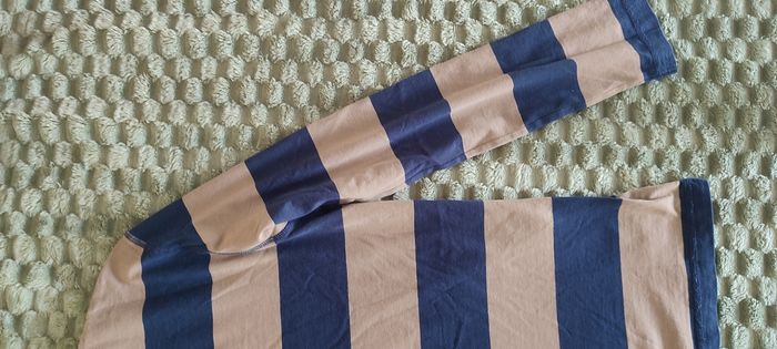 Tee shirt Benetton 11 12 ans - photo numéro 3