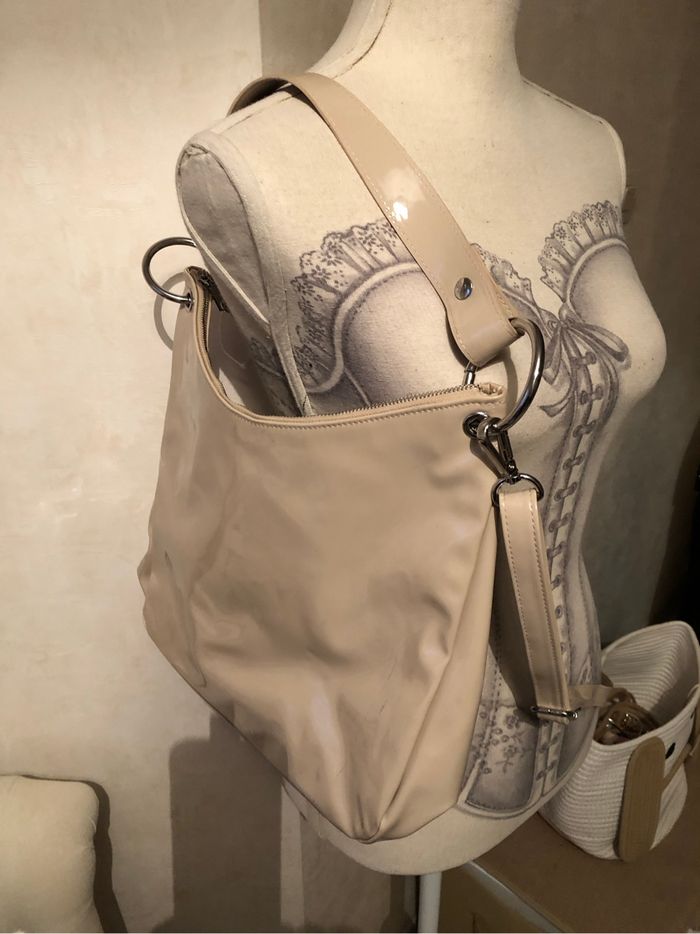 Sac beige vernis neuf - photo numéro 3