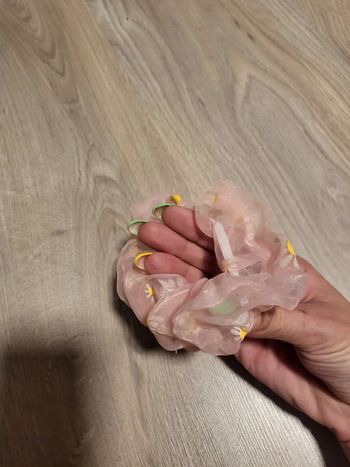 Chouchou rose avec fleur femme ou fille