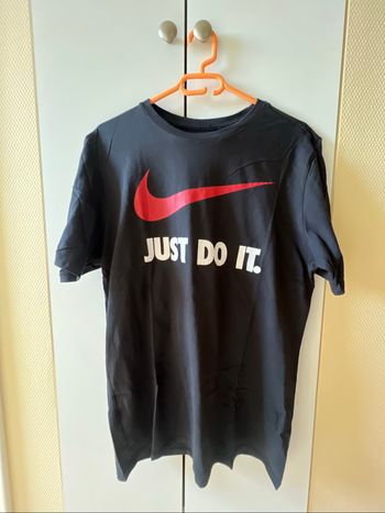T-shirt NIKE