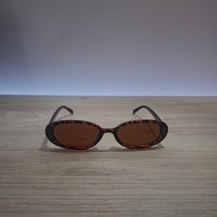 Lunettes de Soleil Léopard - Y2K Vintage 90s-2000s - Unisexe Sunglasses - Verres Teintés Noirs - photo numéro 4
