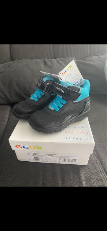 Geox imperméable taille 23 neuve