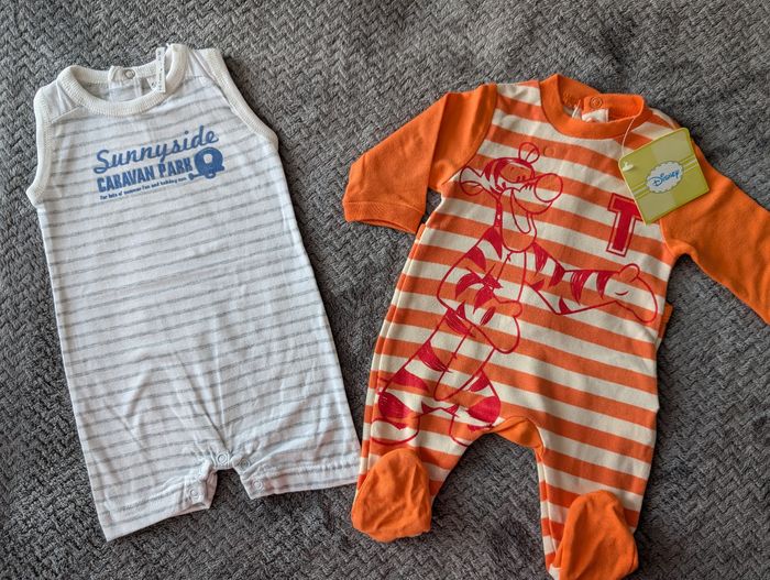 NEUF, lot combishort + pyjama Tigrou 0 mois/50 cm/naissance