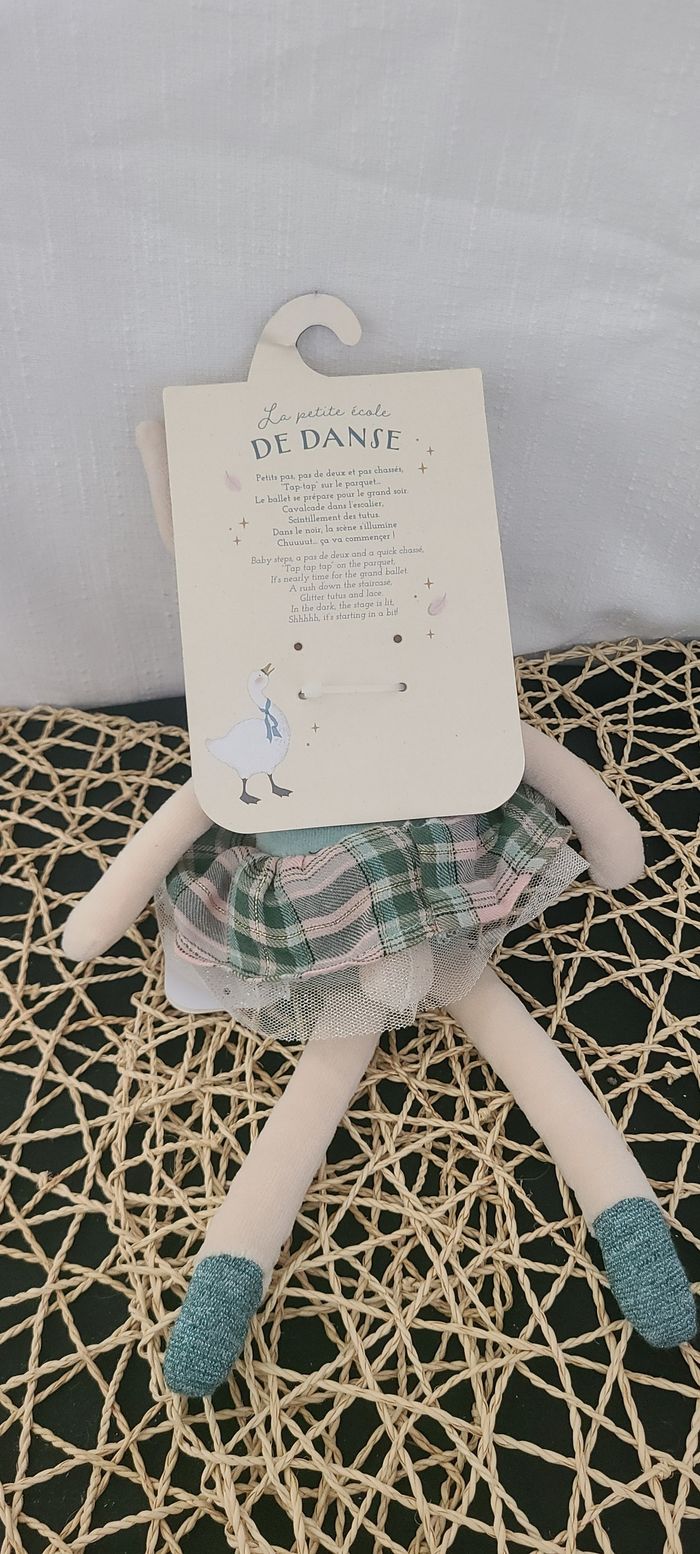La petite école de danse Petite peluche Lapin bleu moulin roty - photo numéro 3