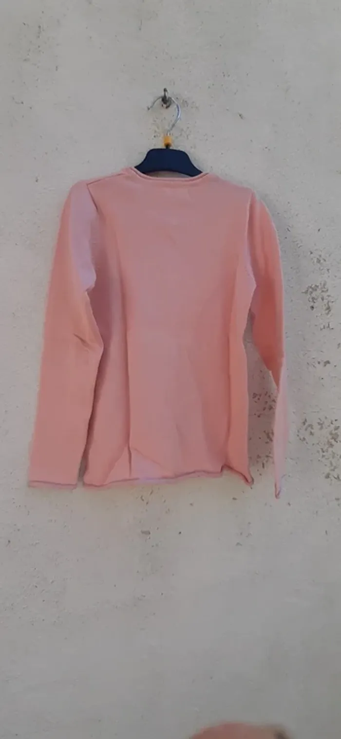 Gilet rose 8 ans avec liserets irisés - photo numéro 2