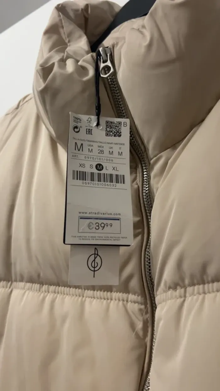 Doudoune stradivarius sans manches beige taille M neuve avec étiquette - photo numéro 3