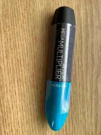 Mascara noir revlon neuf