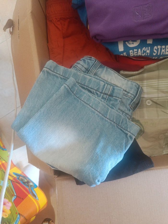 Gros carton de vetement enfant 5 6 ans multimarque - photo numéro 8