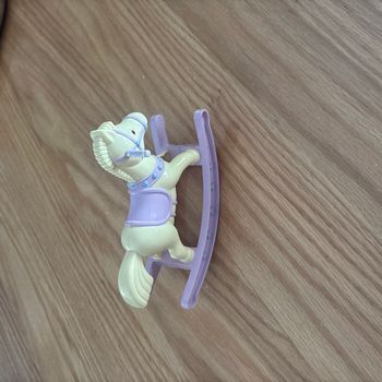 Petit cheval à bascule pour Barbie