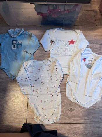 Lot de bodies 9 mois
