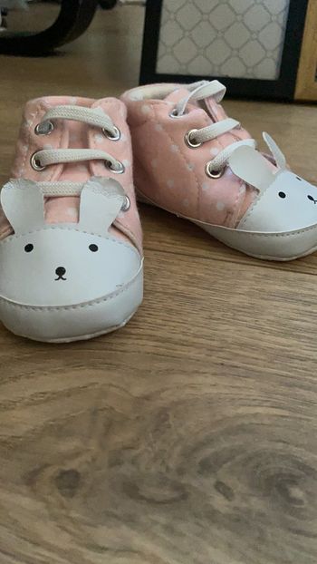 Chaussure lapin 6/12 mois neuve