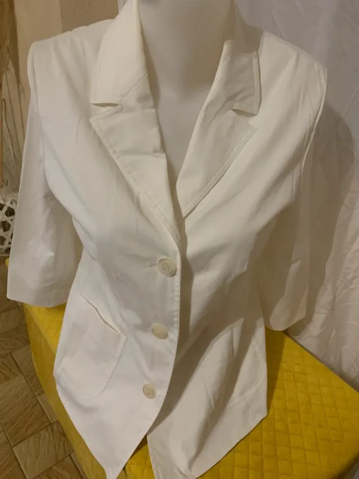 Blazer Lucia blanc manches 3/4 polyester /coton taille 40 très bon état - photo numéro 2