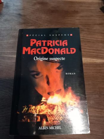 Livre origine suspecte
