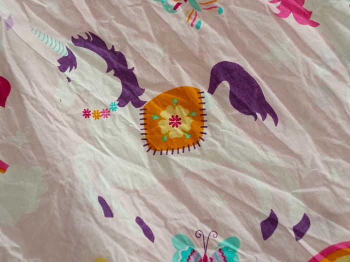 Housse de couette+ taie d'oreiller licornes 🦄 et arc en ciel 🌈 - photo numéro 3