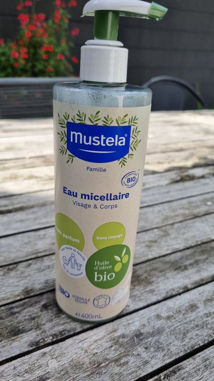 Produit MUSTELA neuf  eau miscellaire bio  démaquillant peau - photo numéro 2