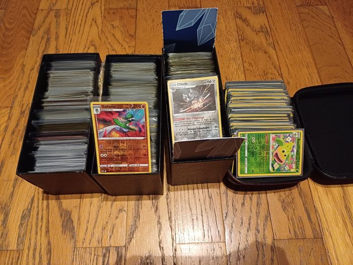 Lot de cartes Pokémon (reverse/Holo) - Bloc Epée et Bouclier / Ecarlate et Violet