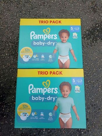 2 cartons de couches Pampers baby-dry T5 taille 5 trio Pack (234 couches)