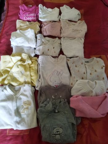 Lot de body et pyjama