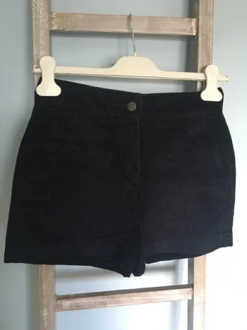 Short femme bizzbee