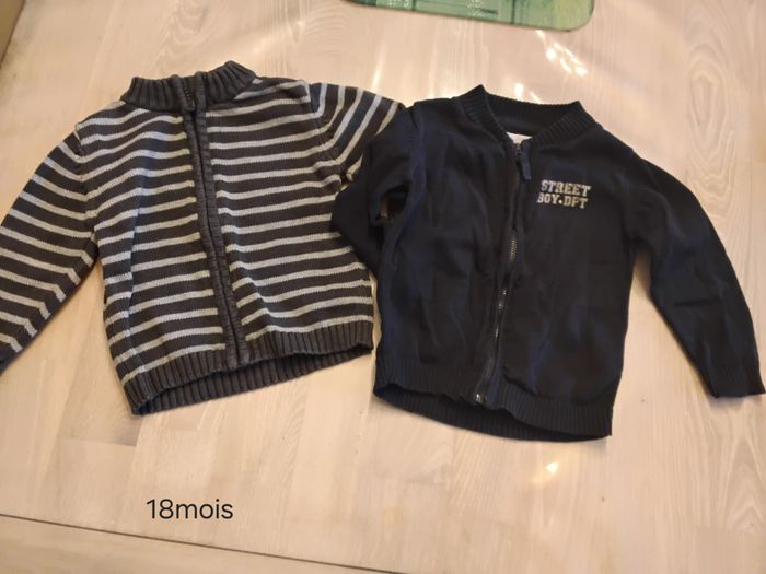 Lot de 2 gilets 18mois