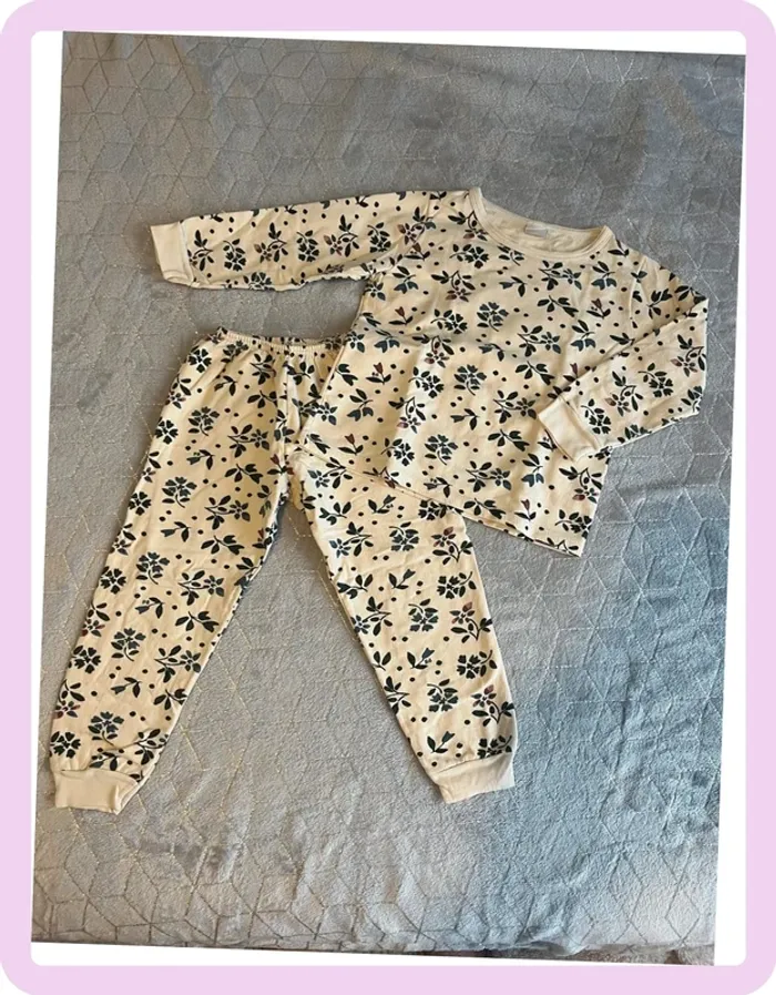 Tenue 2 pièces Petit Bateau – Taille 5 ans 👚👖
