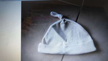 Bonnet blanc naissance neuf