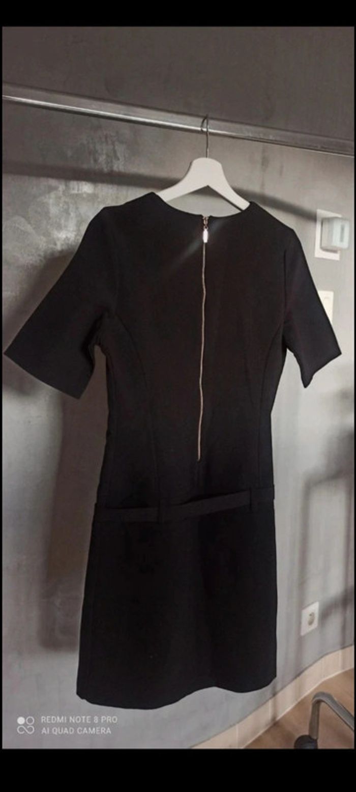 Petite robe noire à détails dorés You & you - photo numéro 4