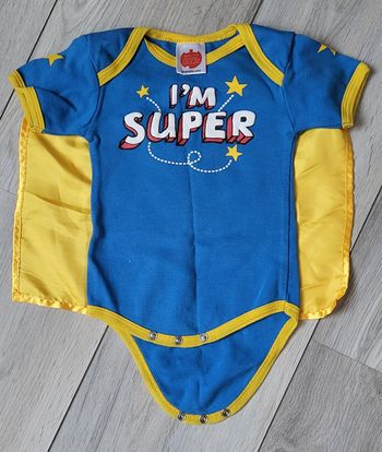 Body super héros avec cape 6 mois