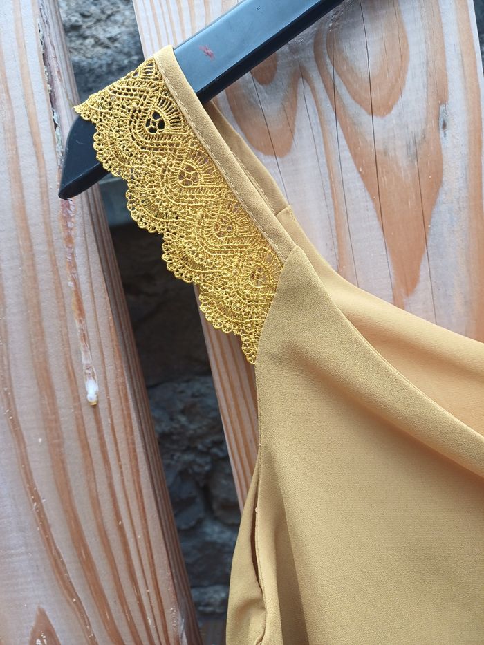 Jolie blouse sans manches brodées moutarde Peace n'love taille S/M - photo numéro 4