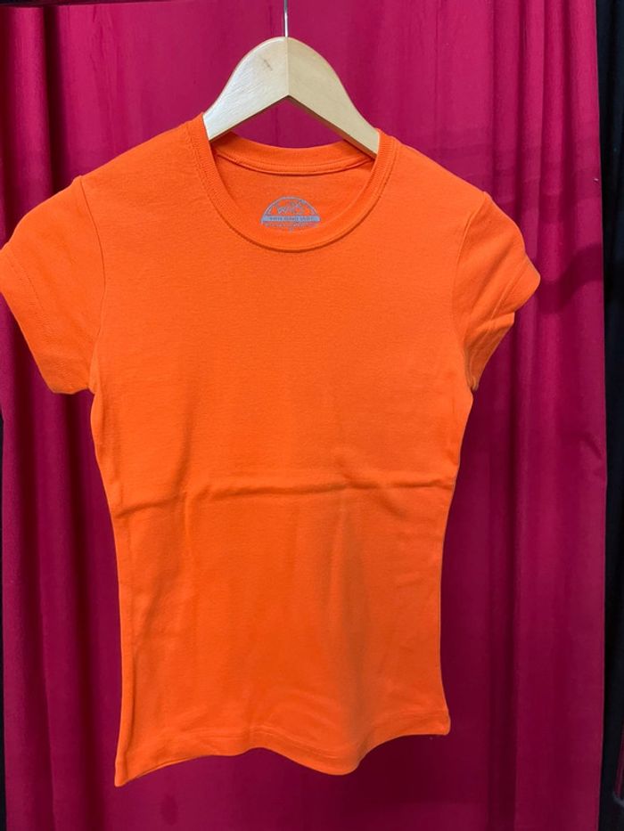 T shirt orange