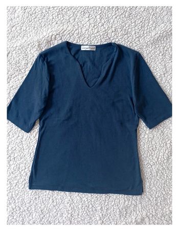 Haut bleu marine à manches 3/4 style basique -