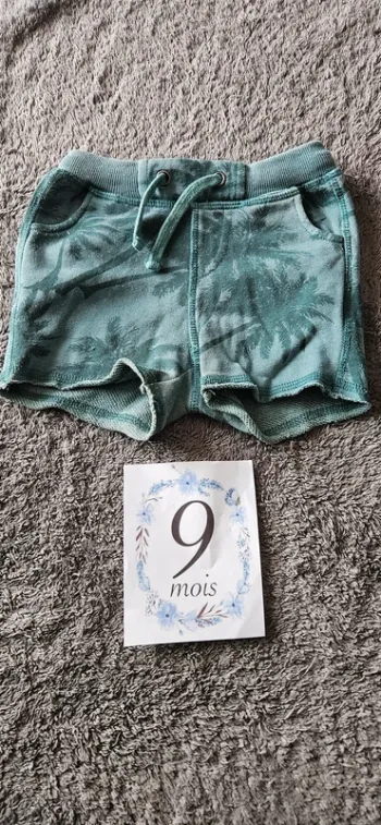 Short 9 mois