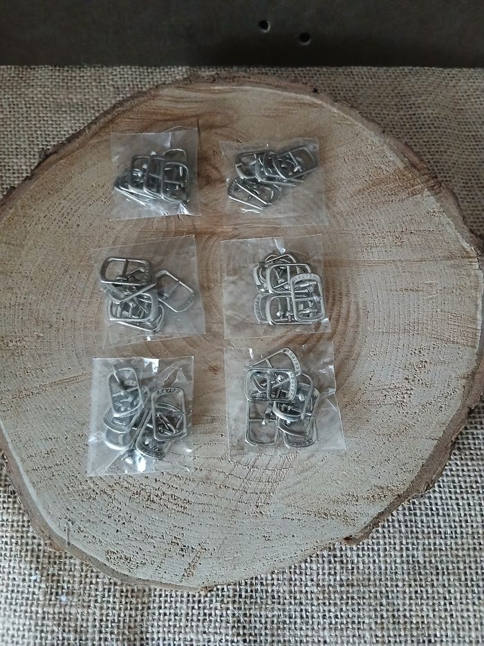 Lot de 6 sachets d'accessoires pour couture