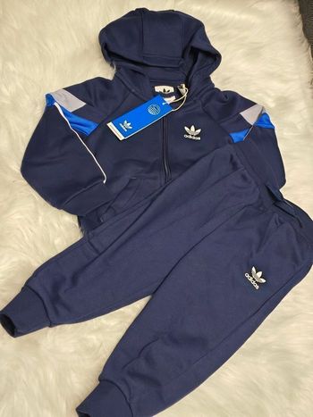 NEUF (non porté) 🏷💙😍🥰👌🤩 sublime  survetement ADIDAS  2 ans (92cm) garçon (prix ferme)🤩😍💙