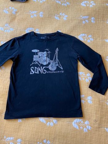 TEE shirt noir Cfk application argentée manches longues, col rond, taille 8 ans neuf