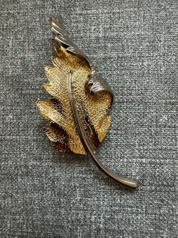 Broche