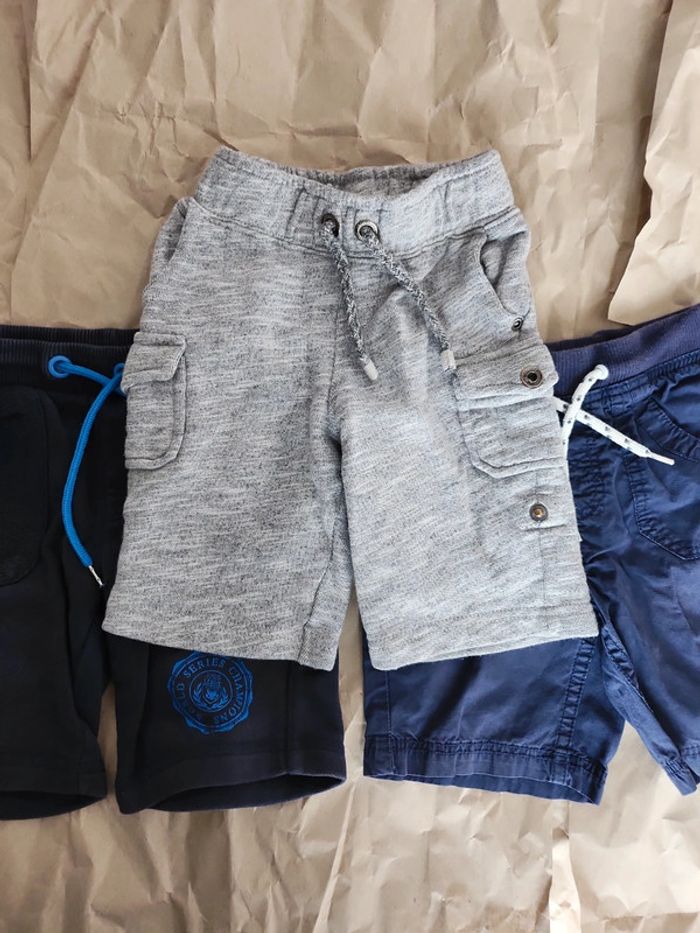 Lot 3 shorts 1 gilet - photo numéro 5