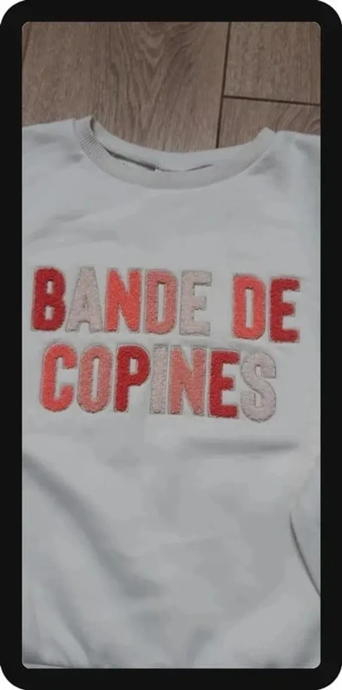Pull type sweat tape à l'oeil rose clair "bande de copines" 12 ans neuf - photo numéro 2